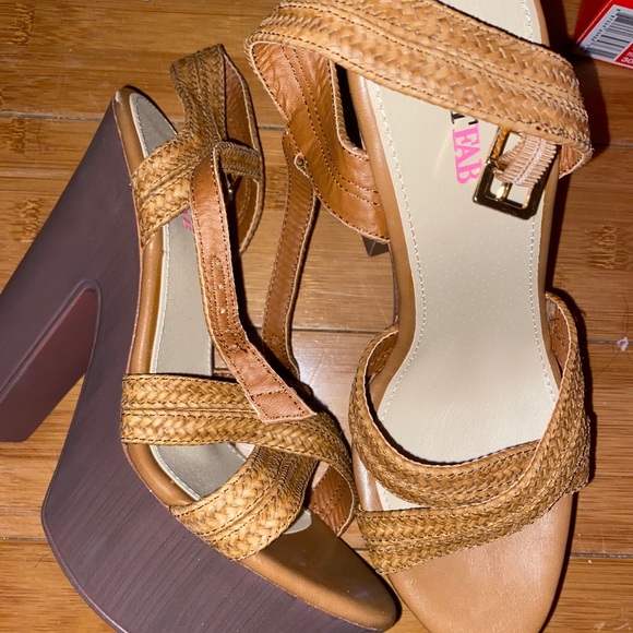Platform Sandals - Picture 5 of 6
